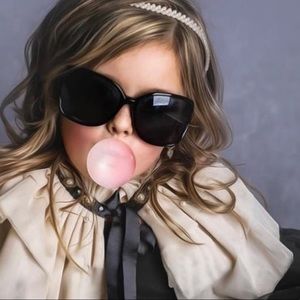 Meet your Posher, Yaya